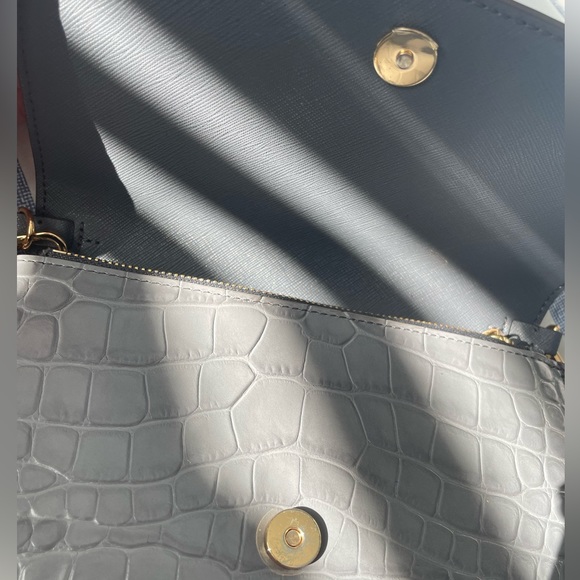 Tory Burch Robinson Embossed Chain Wallet - Picture 7 of 9